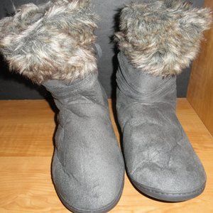 NEW by APOTHECARY, GRAY MEMORY FOAM SLIPPER BOOTS SIZE LARGE